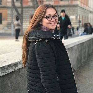 Meet your Posher, Valeria